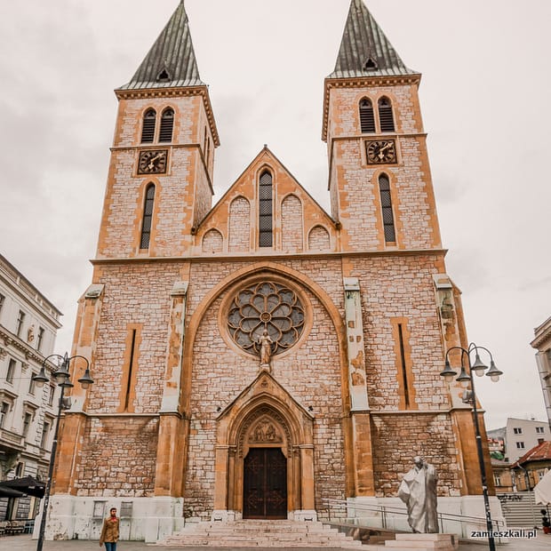 Zwiedzanie Sarajewa: Katedra Serca Jezusowego w Sarajewie.