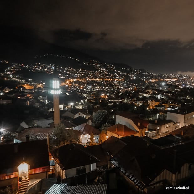 Zwiedzanie Sarajewa: widok na Sarajewo.
