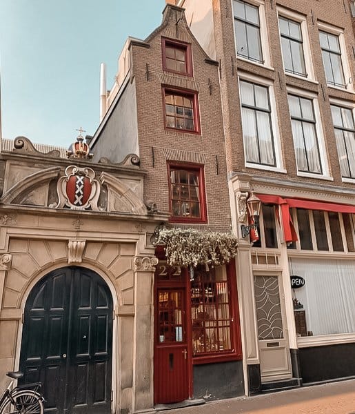 Najmniejszy dom w Amsterdamie. Amsterdam na weekend: atrakcje, zwiedzanie, informacje praktyczne.