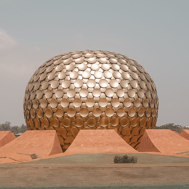 Auroville. Atrakcje Chennai, Indie. Co zwiedzić w południowych Indiach?