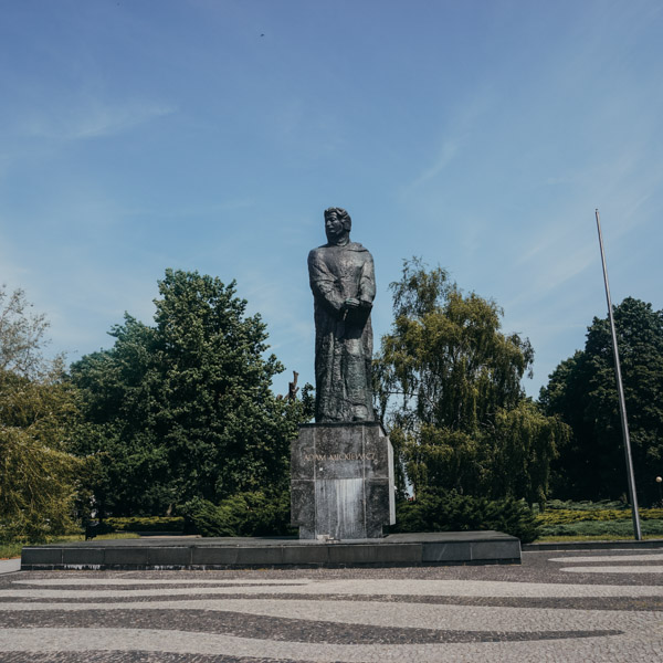Plac Mickiewicza Poznań - Pomnik Adama Mickiewicza